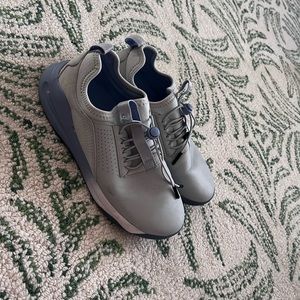 Clove nursing shoes, size 8.5, new worn once